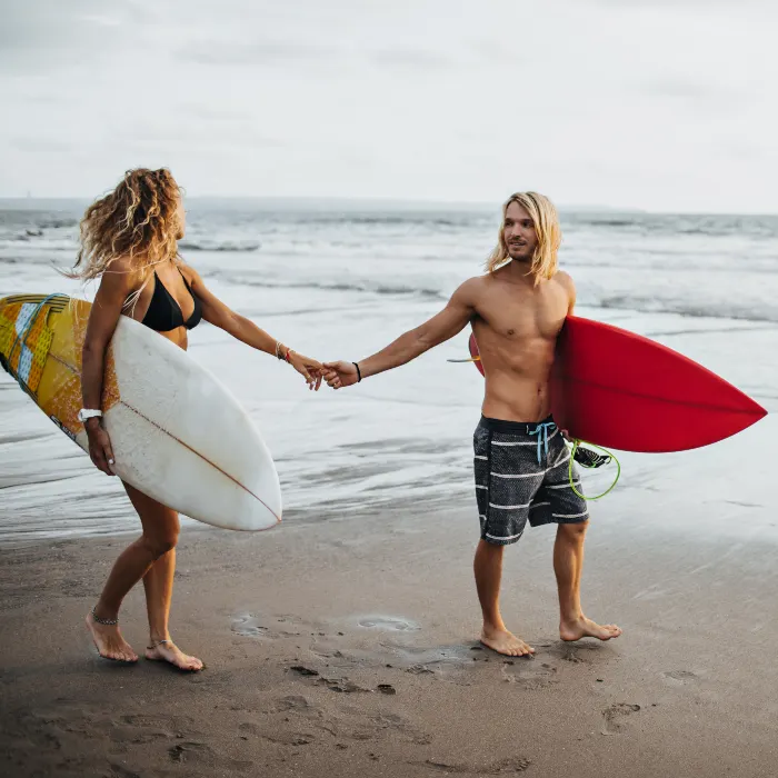 Sesión de fotos en pareja en Bio Surf Camp